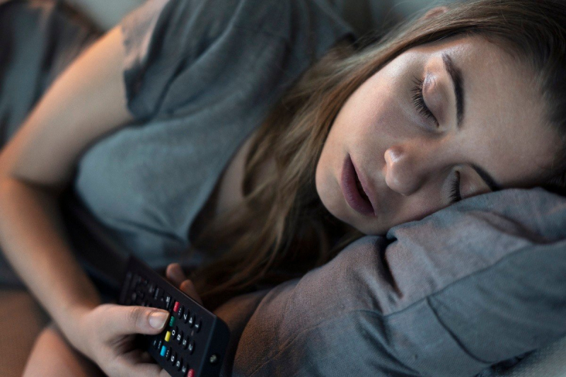 Як відучити себе засипати перед телевізором, а головне - навіщо